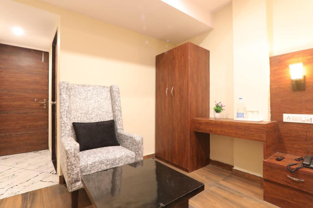 Hotel Blueark 勒克瑙 外观 照片